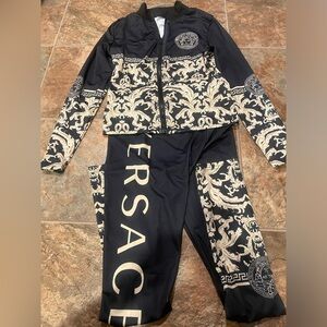 Versacee monogram logo light tracksuit set SMALL really cute 🔥🔥👑🫅🏾